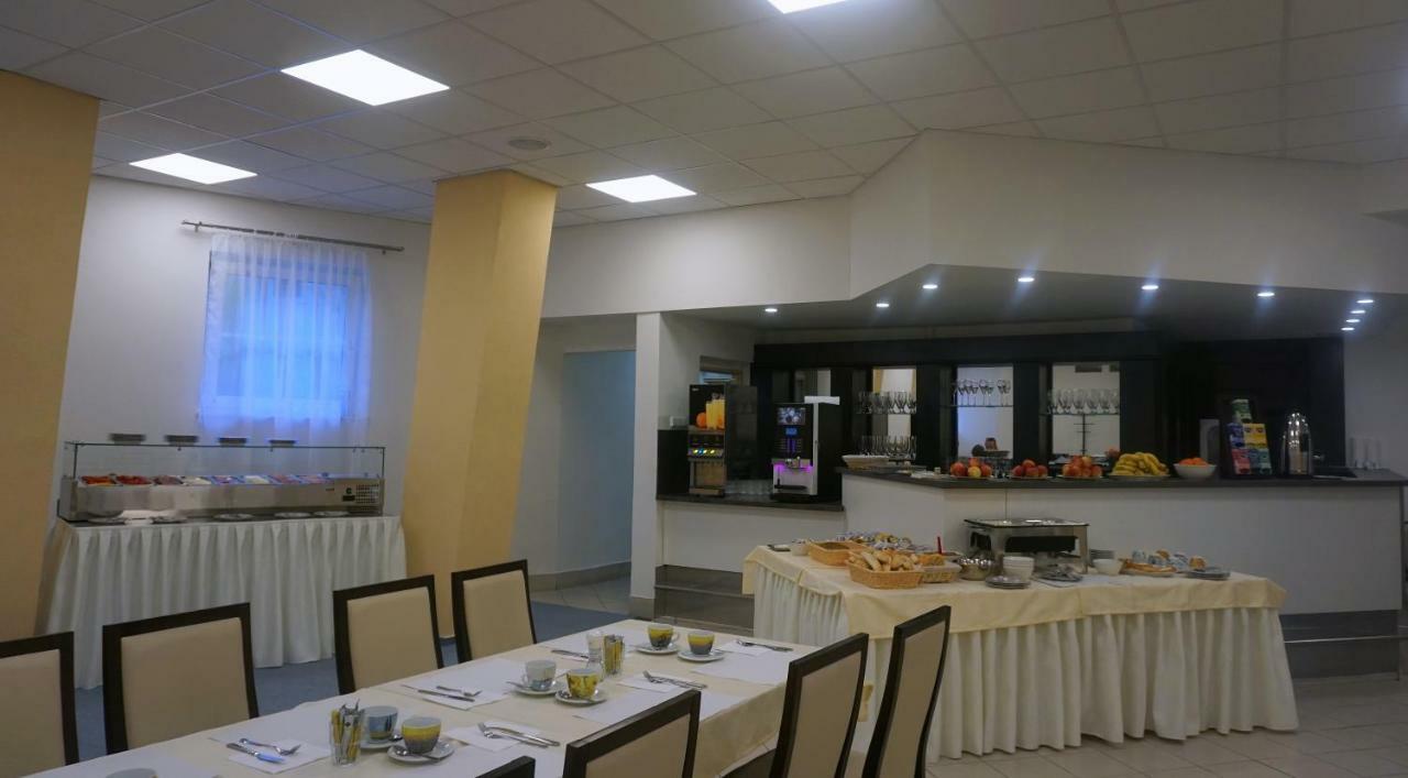 Hotel Metropol Cb Ceske Budejovice Exterior foto